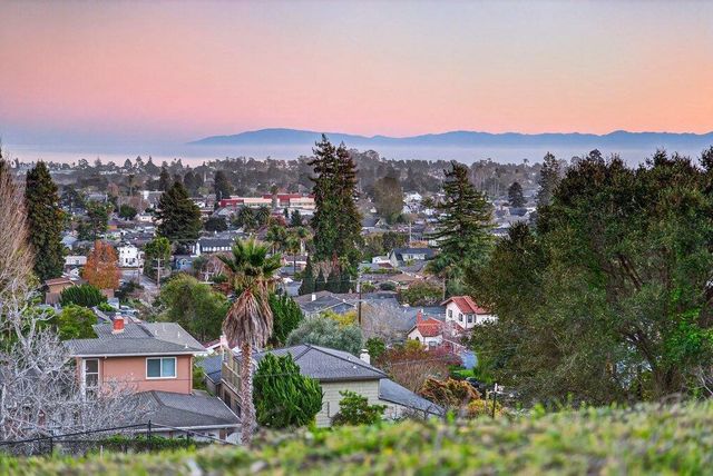760 Escalona Drive, Santa Cruz, CA 95060