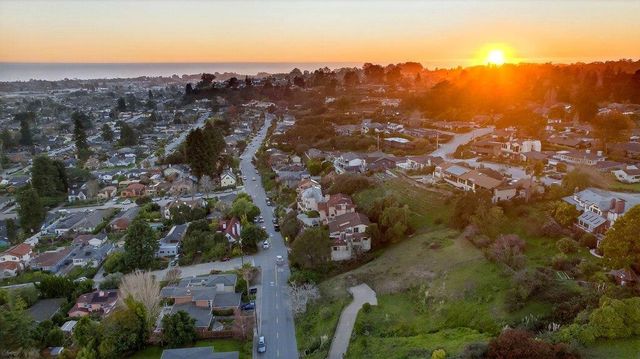 760 Escalona Drive, Santa Cruz, CA 95060