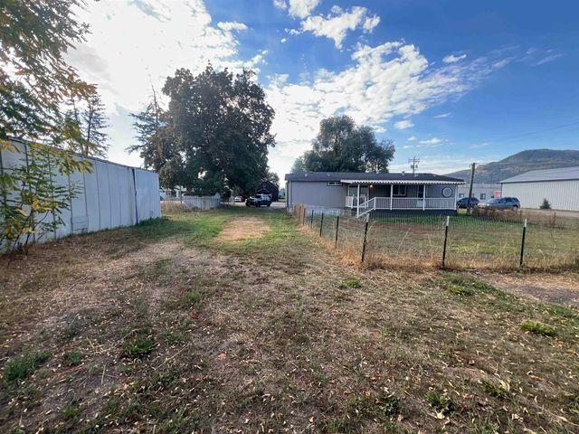 420 W 2nd Ave, Colville, WA 99114