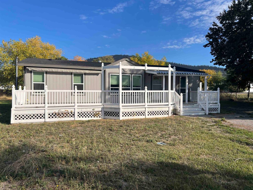 420 W 2nd Ave, Colville, WA 99114