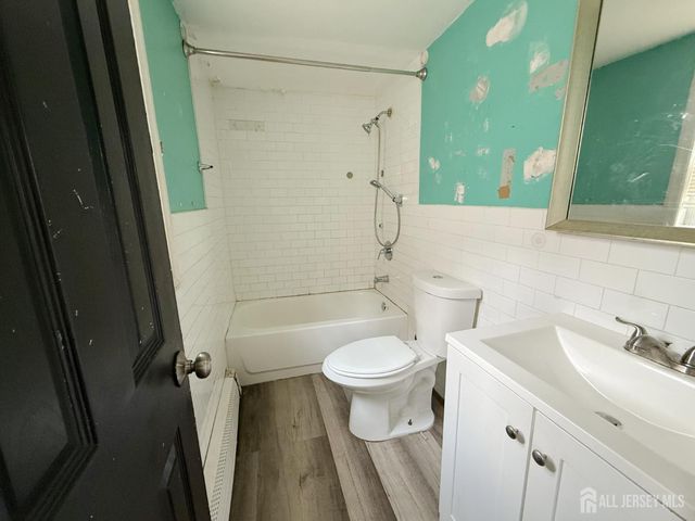 493 Miller Street, Perth Amboy, NJ 08861