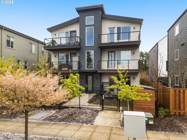 7070 N MONTANA Ave, Portland, OR 97217