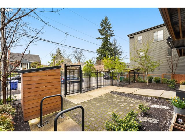 7070 N MONTANA Ave, Portland, OR 97217