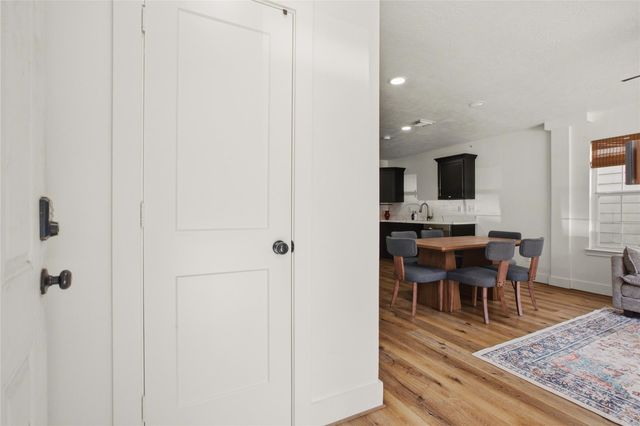 1206 Cleveland Street, Houston, TX 77019