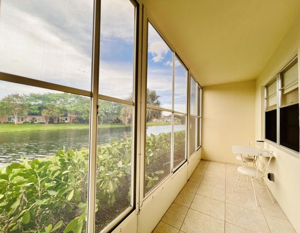 27 Sheffield B, West Palm Beach, FL 33417