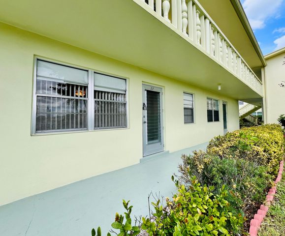 27 Sheffield B, West Palm Beach, FL 33417