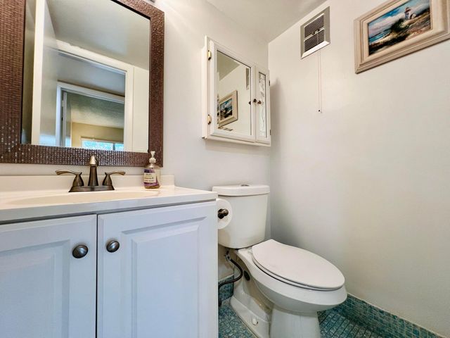 27 Sheffield B, West Palm Beach, FL 33417