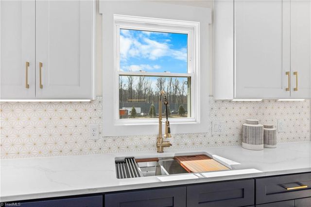 3799 Peony Way, Clemmons, NC 27012