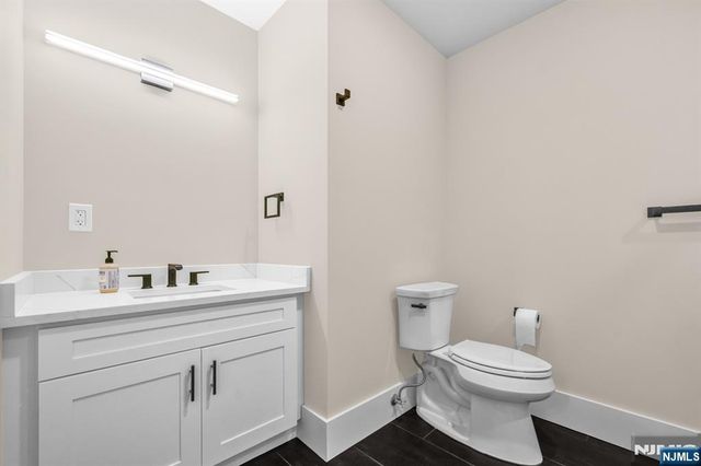 162 Closter Dock Road A, Closter, NJ 07624