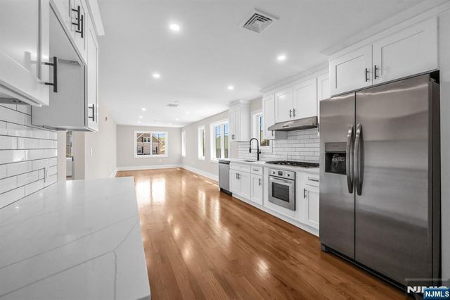 162 Closter Dock Road A, Closter, NJ 07624