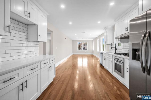 162 Closter Dock Road A, Closter, NJ 07624