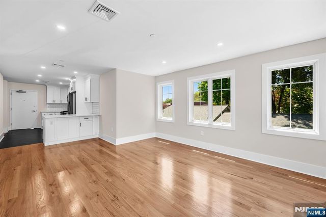 162 Closter Dock Road A, Closter, NJ 07624