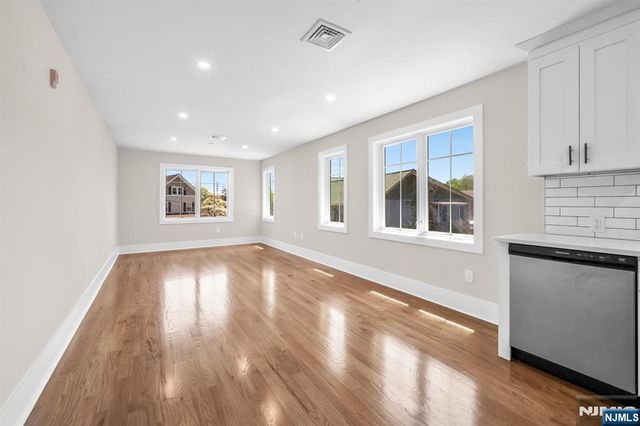 162 Closter Dock Road A, Closter, NJ 07624
