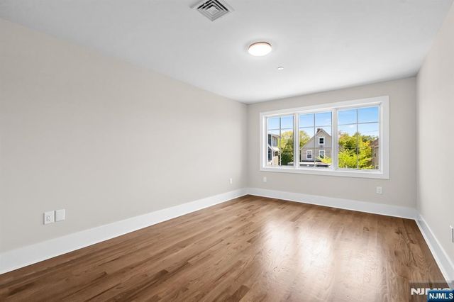 162 Closter Dock Road A, Closter, NJ 07624