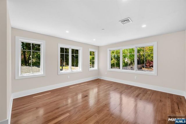 162 Closter Dock Road A, Closter, NJ 07624