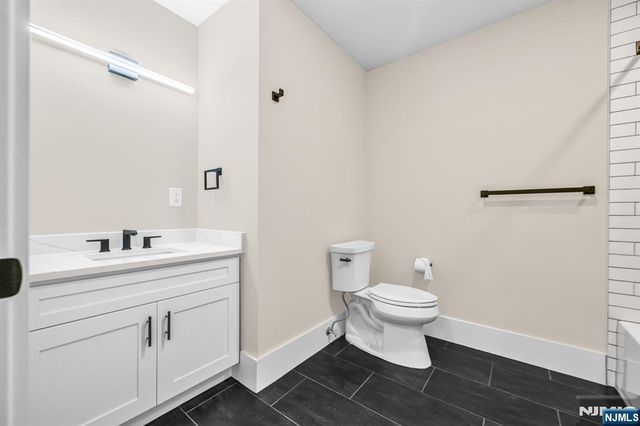 162 Closter Dock Road A, Closter, NJ 07624