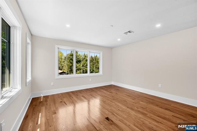 162 Closter Dock Road A, Closter, NJ 07624