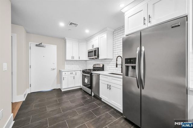 162 Closter Dock Road A, Closter, NJ 07624