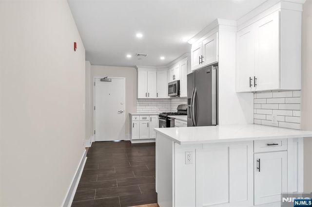162 Closter Dock Road A, Closter, NJ 07624