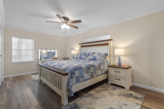 322 Parkside Drive, Zavalla, TX 75980