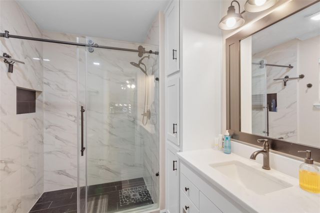 322 Parkside Drive, Zavalla, TX 75980