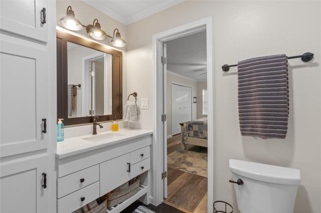 322 Parkside Drive, Zavalla, TX 75980