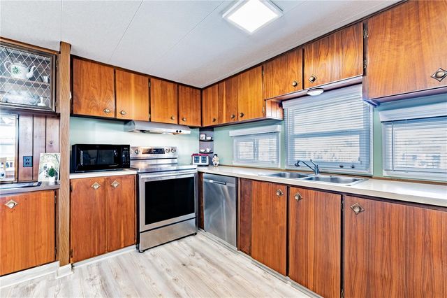 36946 GRACE AVENUE, Zephyrhills, FL 33542