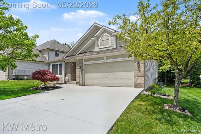 3280 Harbours Boulevard, Waterford, MI 48328