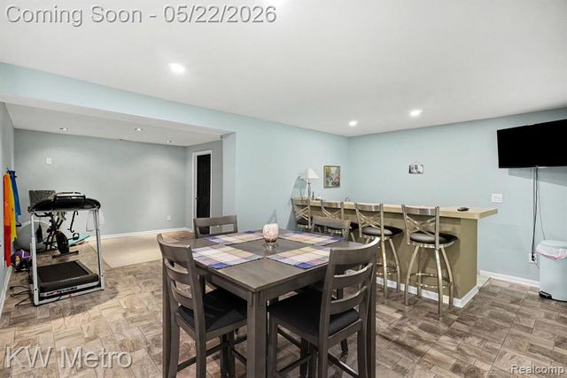3280 Harbours Boulevard, Waterford, MI 48328