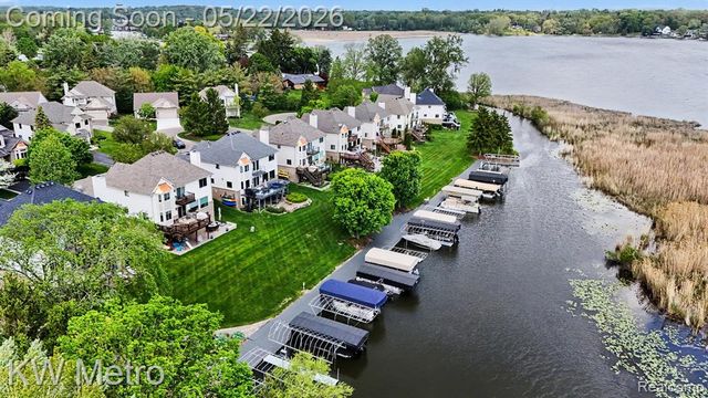 3280 Harbours Boulevard, Waterford, MI 48328