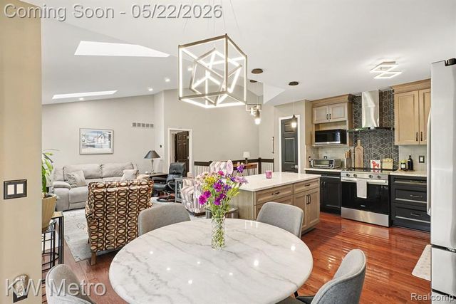 3280 Harbours Boulevard, Waterford, MI 48328