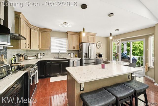 3280 Harbours Boulevard, Waterford, MI 48328