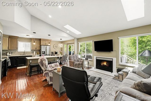 3280 Harbours Boulevard, Waterford, MI 48328