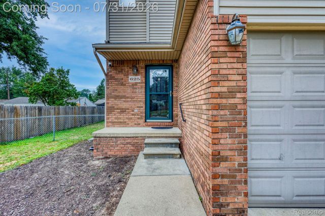 625 N Harvey Street, Westland, MI 48185