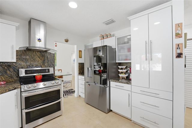 323 NW 136th Pl, Miami, FL 33182