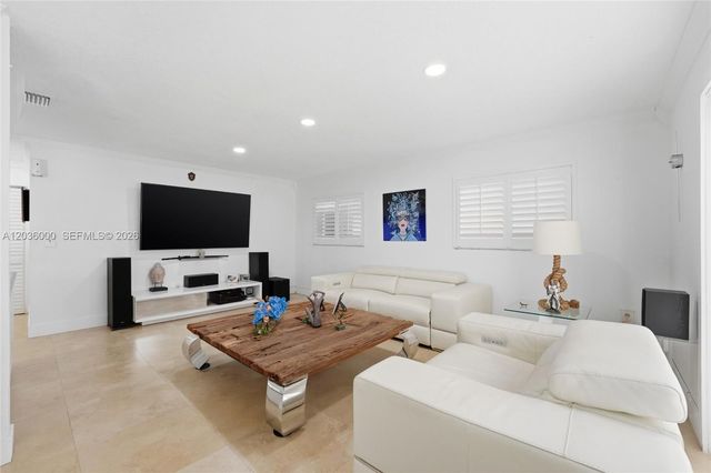 323 NW 136th Pl, Miami, FL 33182