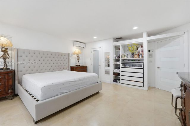 323 NW 136th Pl, Miami, FL 33182