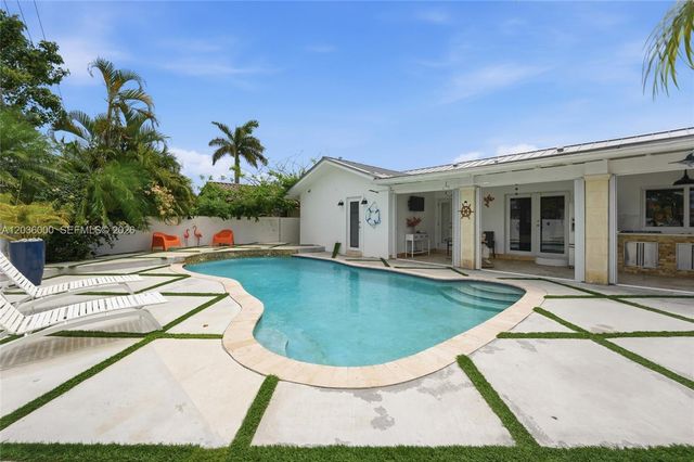 323 NW 136th Pl, Miami, FL 33182