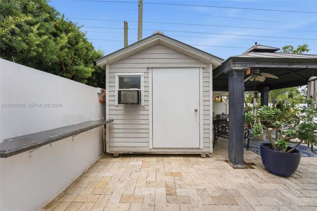 323 NW 136th Pl, Miami, FL 33182