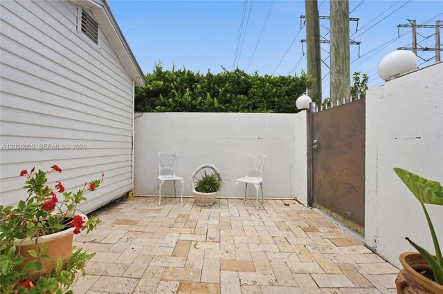 323 NW 136th Pl, Miami, FL 33182
