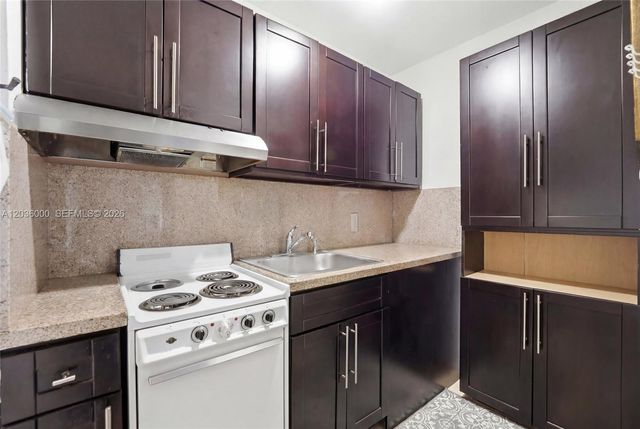 323 NW 136th Pl, Miami, FL 33182