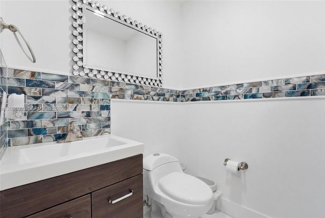 323 NW 136th Pl, Miami, FL 33182