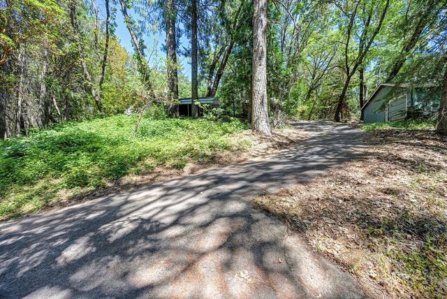 2585 Crystal Springs Rd, Camino, CA 95709