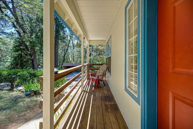 2585 Crystal Springs Rd, Camino, CA 95709