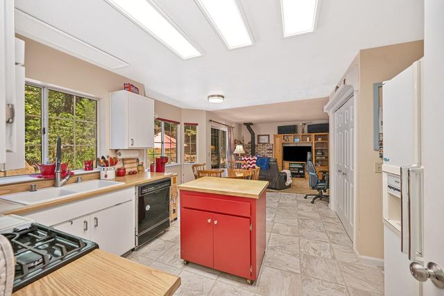 2585 Crystal Springs Rd, Camino, CA 95709