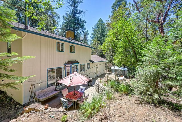 2585 Crystal Springs Rd, Camino, CA 95709