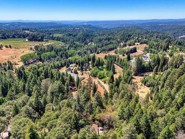 2585 Crystal Springs Rd, Camino, CA 95709