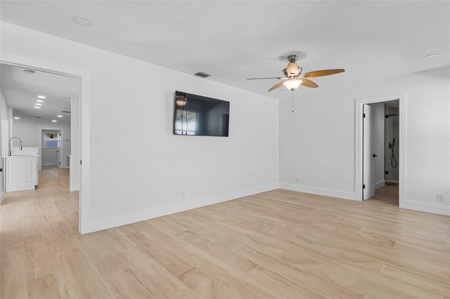 2830 NE 46th Street, Lighthouse Point, FL 33064