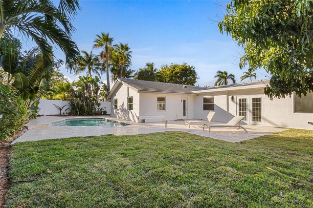 2830 NE 46th Street, Lighthouse Point, FL 33064