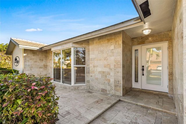 2830 NE 46th Street, Lighthouse Point, FL 33064